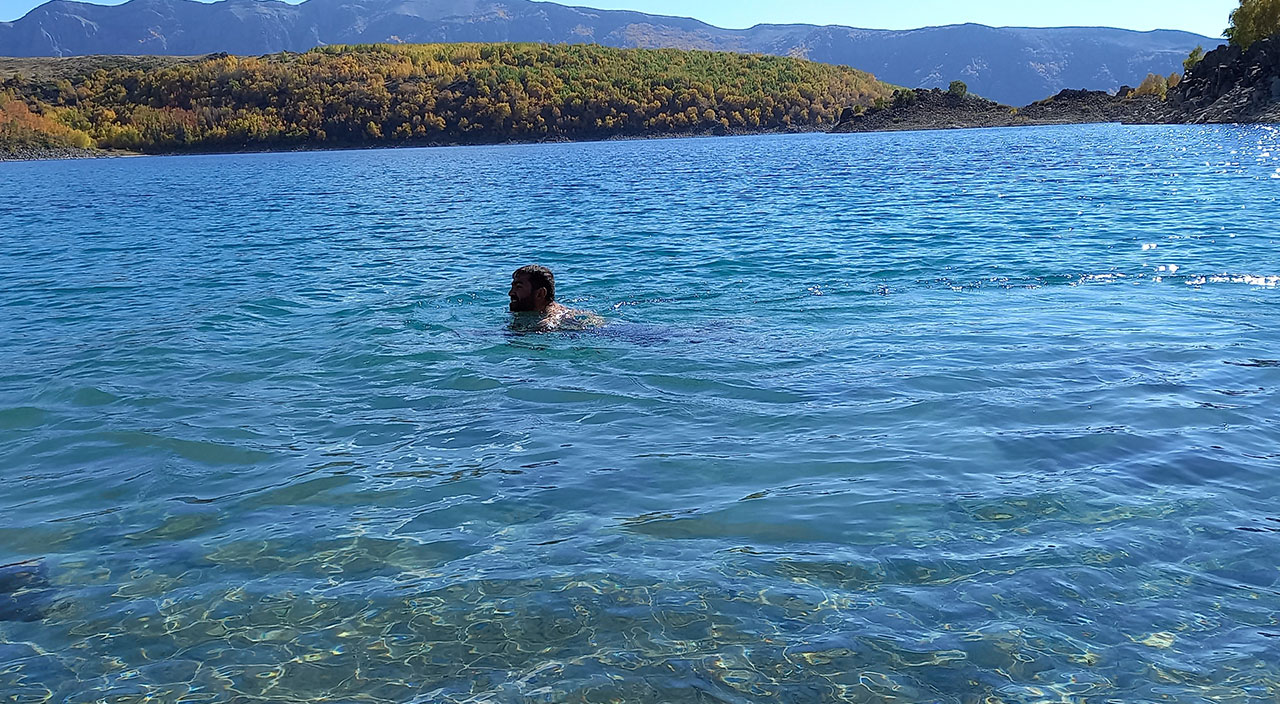 Burası Antalya değil Bitlis! Nemrut Krater Gölü’ne turistler akın ediyor