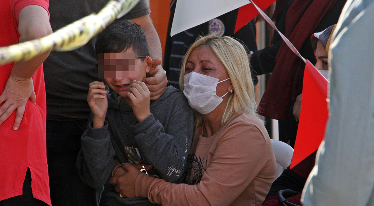 Soyguncu tarafından öldürülmüştü! Eşi ve çocuğunun feryatları yürek sızlattı