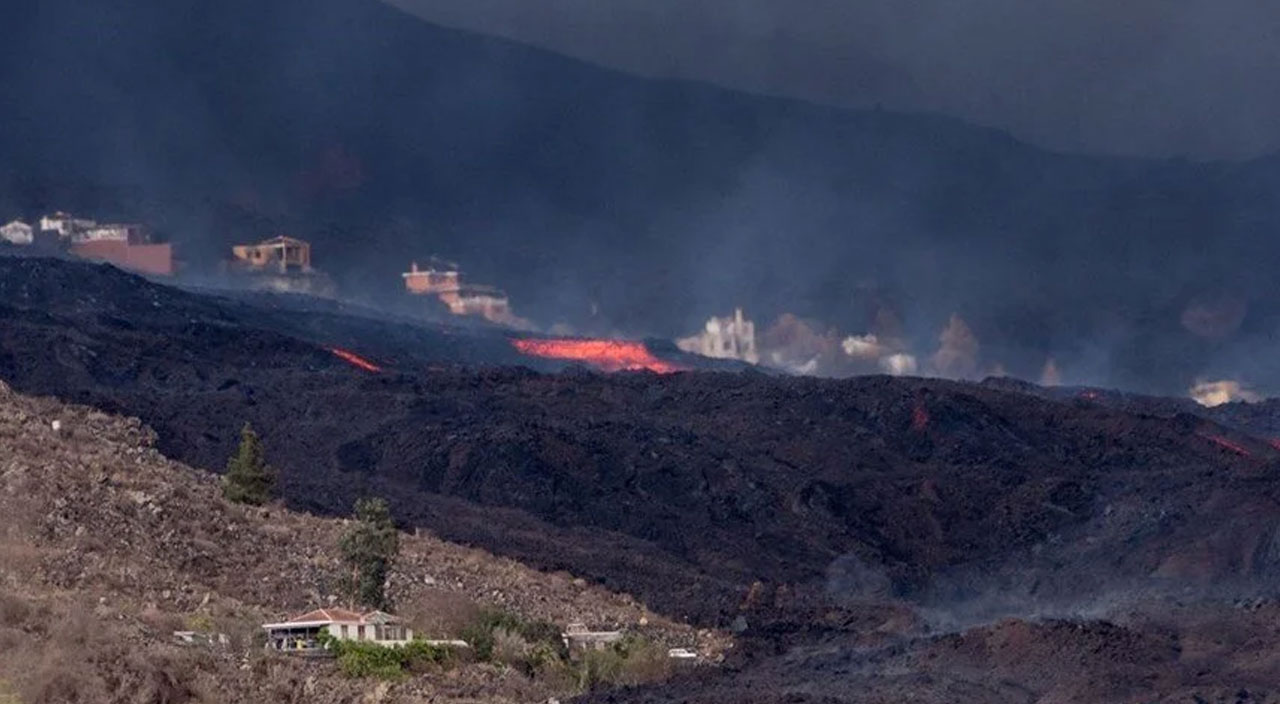 40 gündür devam ediyor: La Palma Adası'ndaki yanardağ felaketine turist akını