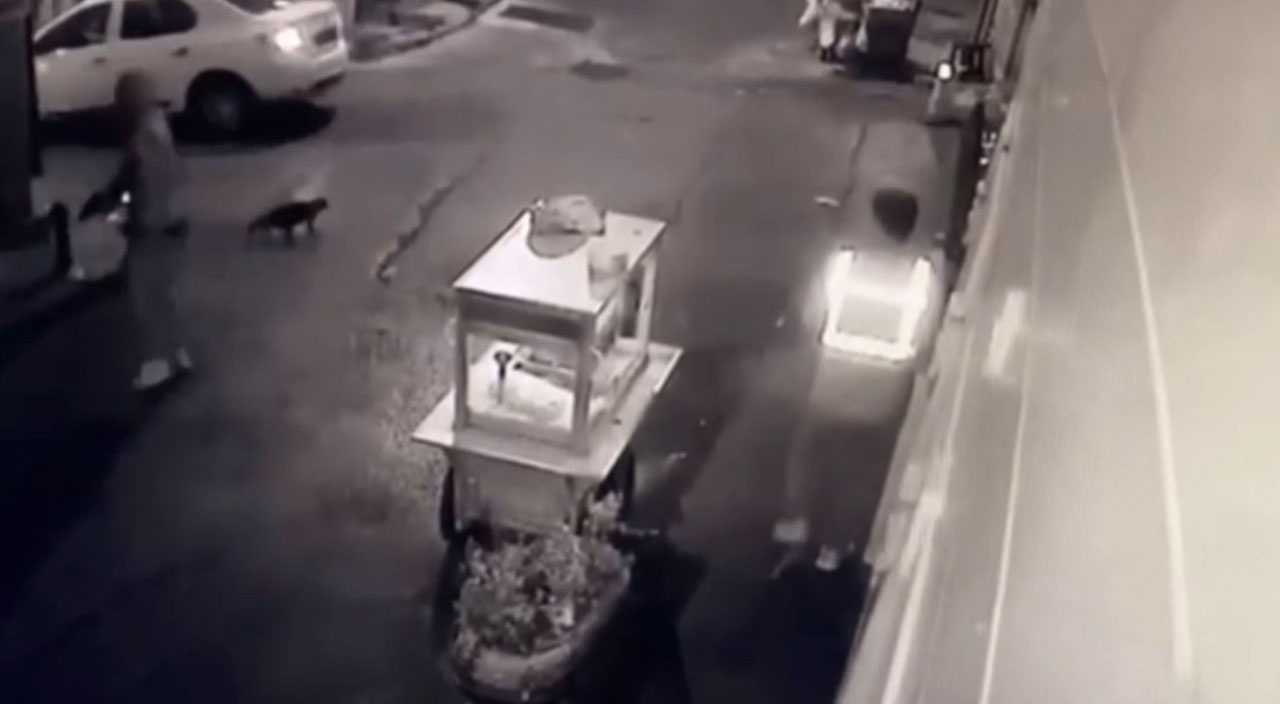 Beyoğlu’nda dehşet! İki grup sokak ortasında mermi yağdırdı