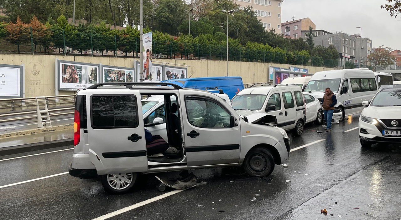 Şişli’de meydana gelen zincirleme kazada 7 araç birbirine girdi