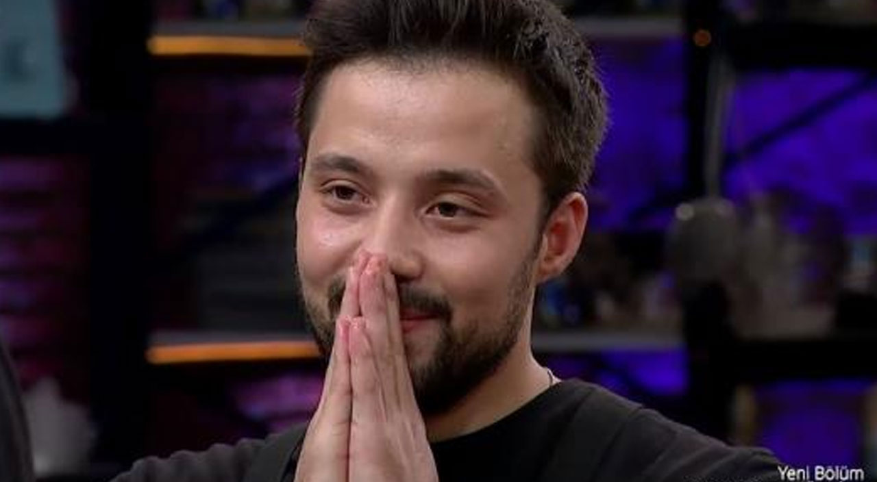 Danilo Zanna yemeğini beğendiği yarışmacıya kaşık attı