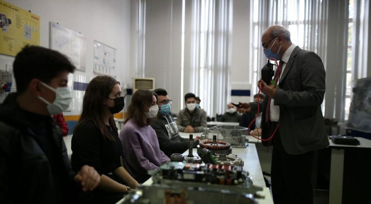 TOGG için nefesler tutuldu: Banttan inmeden teknik elemanlar mezun oluyor