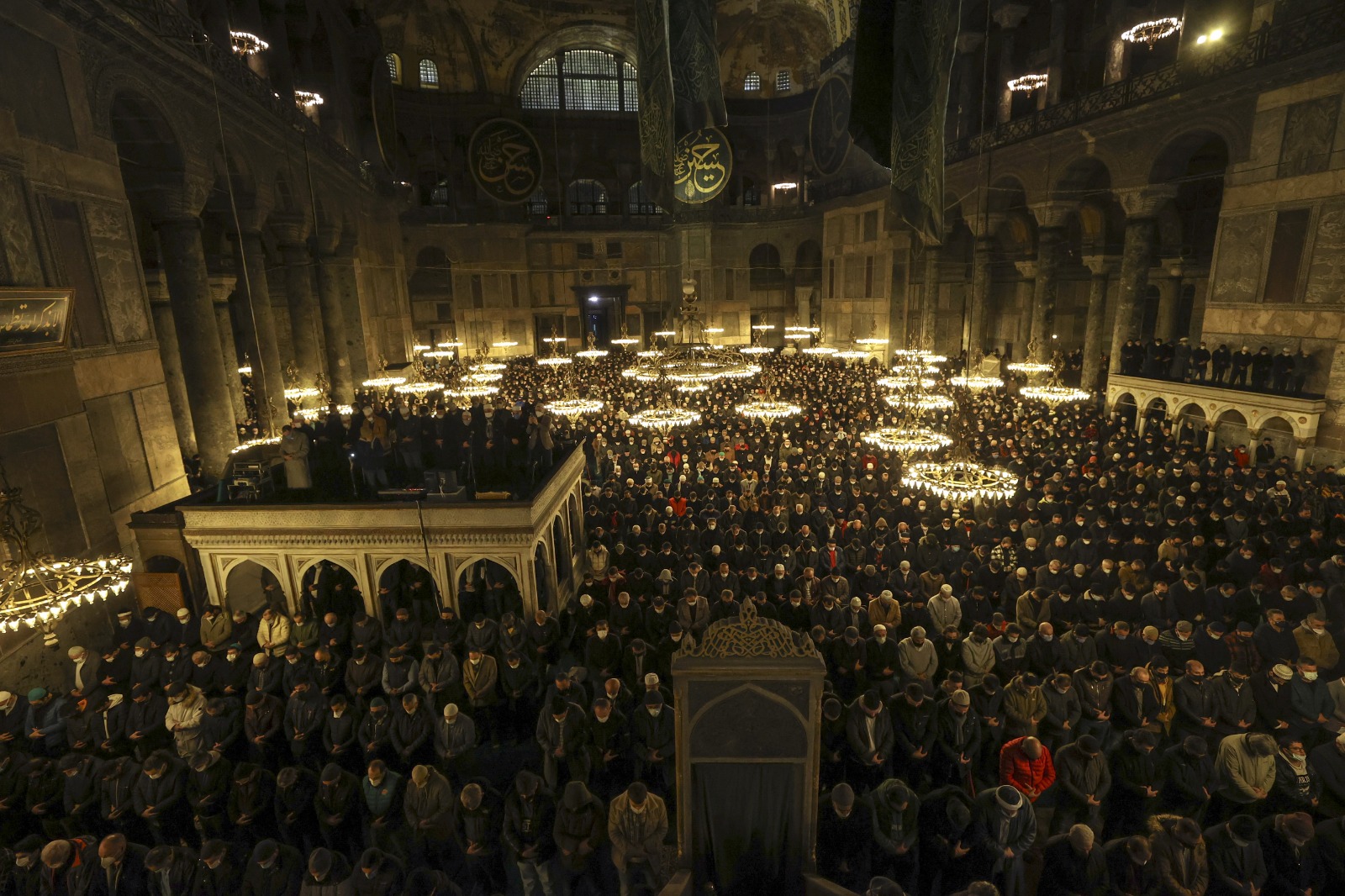 Diyanet’ten izin çıktı! Ayasofya-i Kebir Camii'nde 88 yıl sonra ilk teravih namazı kılınacak