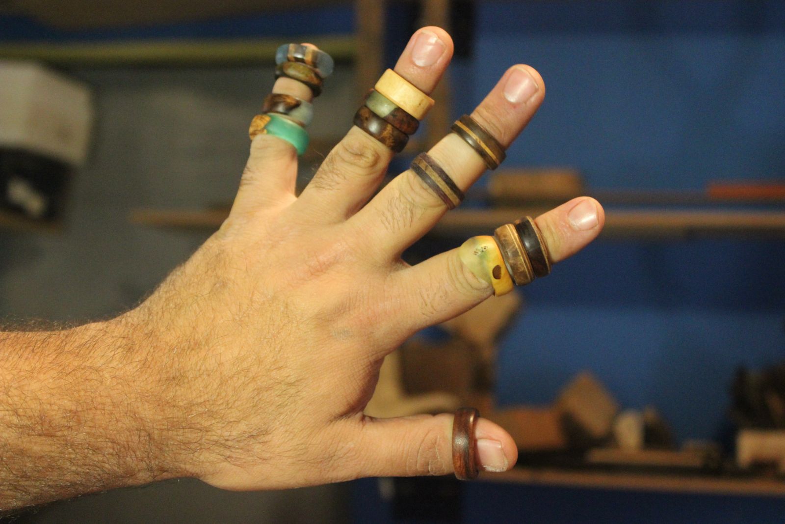 Ahşap yüzükler altınla yarışıyor