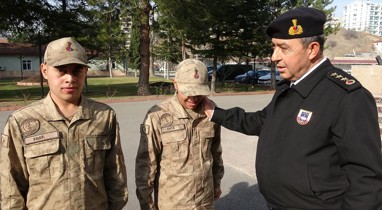 Tesadüfün böylesi: 6 ikiz Mehmetçik vatani görevlerini birlikte yapıyor