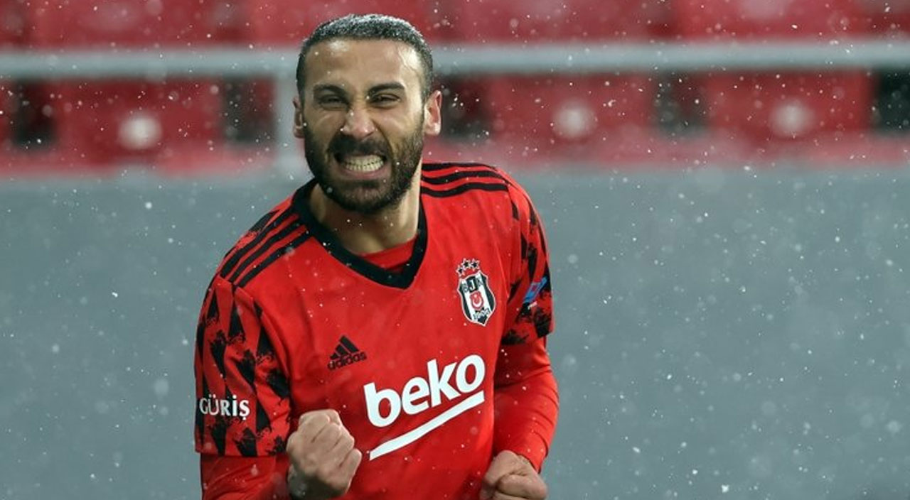 Beşiktaş hücum bölgesindeki problemleri Cenk Tosun’la çözecek!