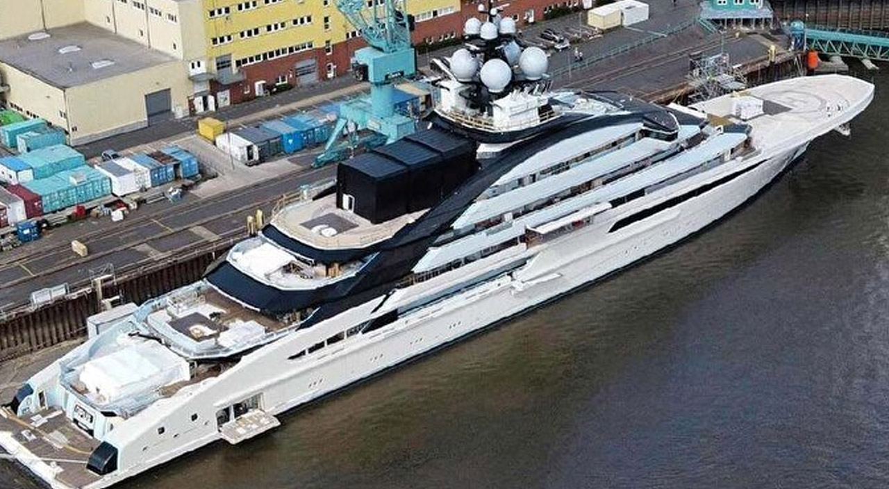 Rus milyarderlere darbe üstüne darbe: 65 milyon avroluk lüks yatına el konuldu