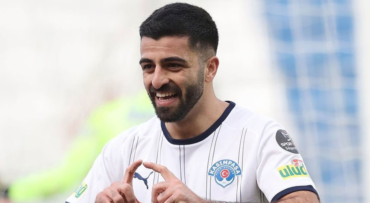 Tekliflerini sundular! Galatasaray ve Beşiktaş yıldız golcü için yarışa girdi