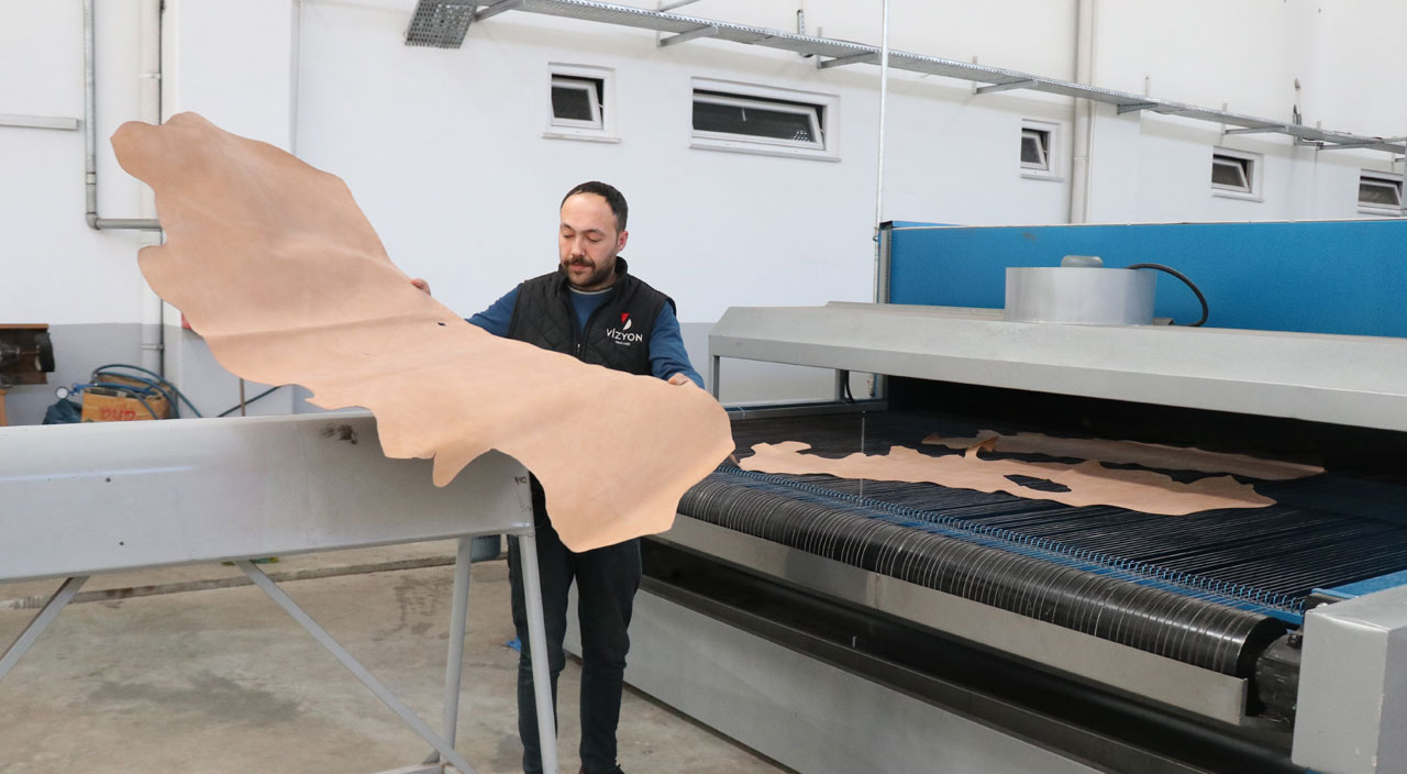 Rusya-Ukrayna krizini tersine çevirdiler! Türkiye’ye ayakkabı giydiren ilçe