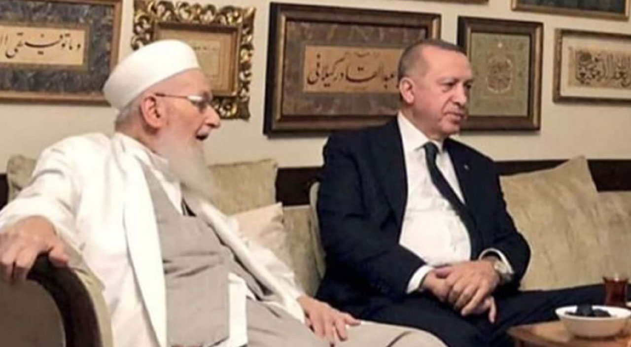 Mahmut Ustaosmanoğlu’nun oğlu cenaze töreninde duyurdu: İsmailağa Cemaatinin yeni lideri Hasan Kılıç Hocaefendi olacak! Hasan Kılıç Hocaefendi kimdir?