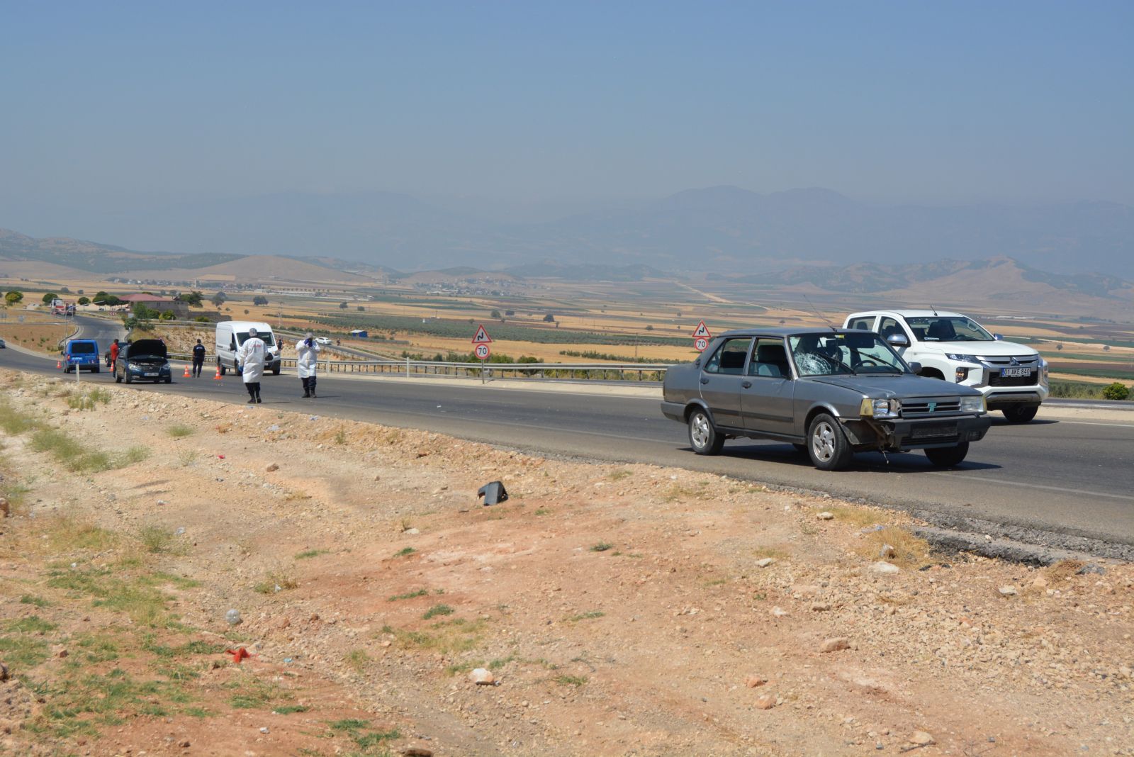 Gaziantep'te korkunç kaza! Alev alan araçtan inen aileyi otomobil ezdi