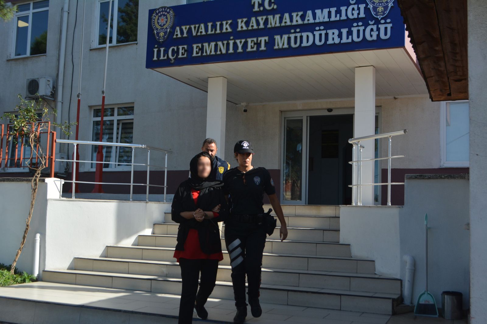 Bir telefonla 700 bin TL dolandırdılar