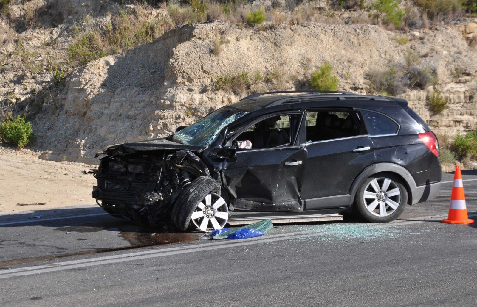Antalya'da ciple otomobil çarpıştı: 2 ölü, 6 yaralı