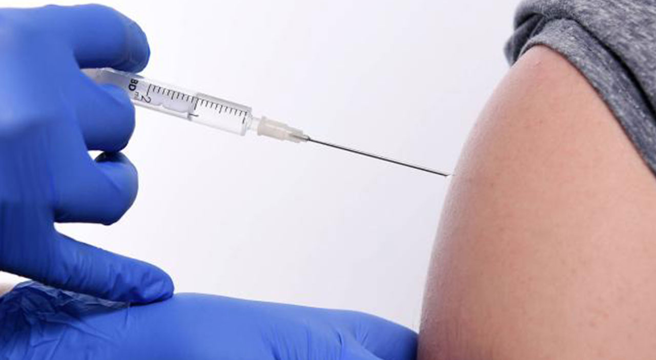 Pfizer yetkilisinden aşı itirafı: ‘Onların ısrarı milyonları kurtardı’