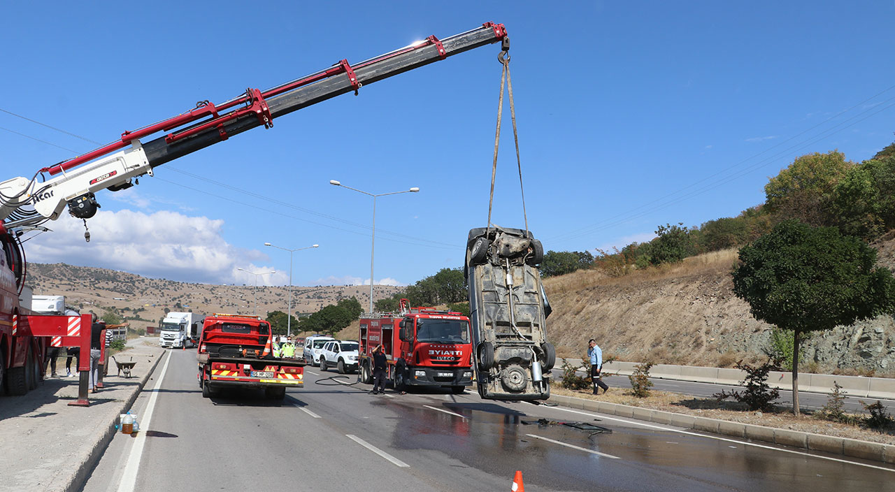 Otomobiliyle defalarca takla attı! Burnu bile kanamadan kurtuldu