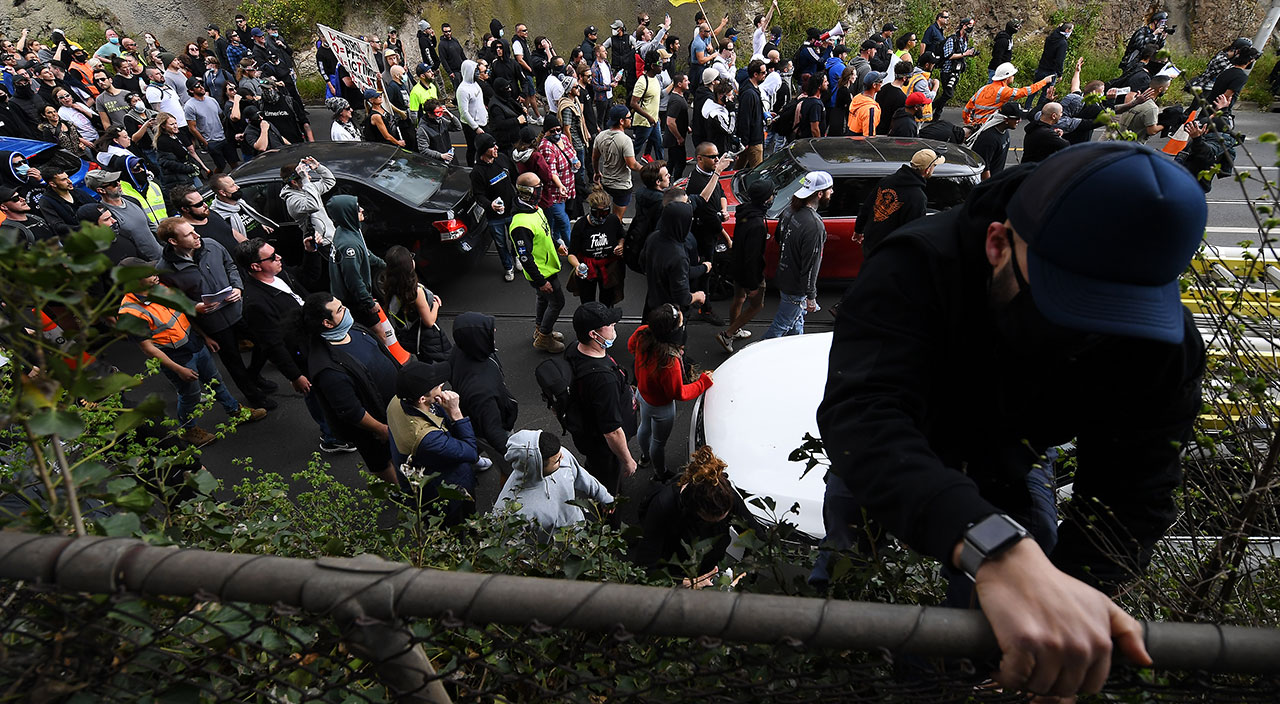 Avusturalya’da karantinaya karşı gösterilerde arbede: Yüzlerce kişi gözaltına alındı