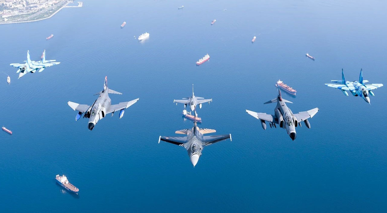 İstanbul Boğazı’nda nefes kesen görüntüler