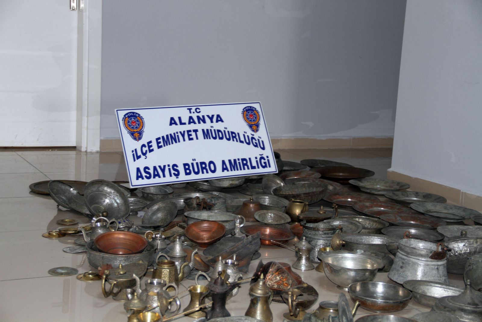 Çaldığı 50 bin liralık antikaları 920 liraya satmış