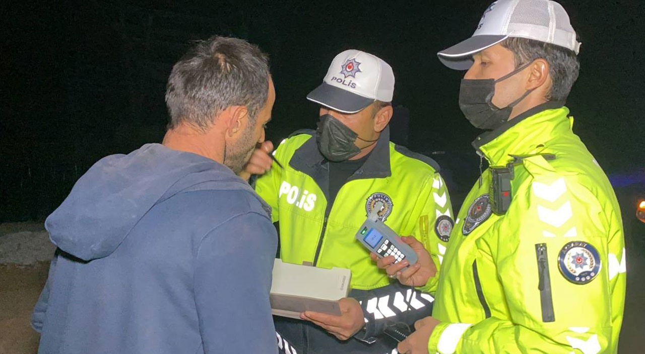 Kendi alkol testini kendi yaptı! ‘Alkollüyüm o zaman’ diyerek herkesi şaşırttı