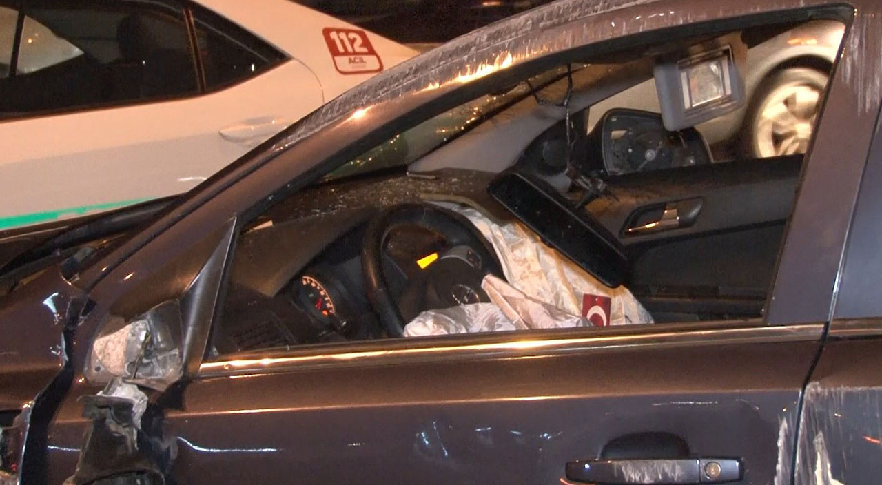 Trafikte makas atmaya çalıştı! Takla atarak metrelerce sürüklendi