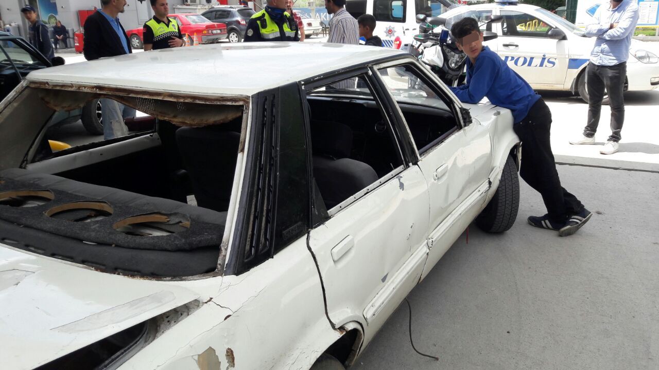 11 yaşındaki sürücü, ateş açılarak durduruldu