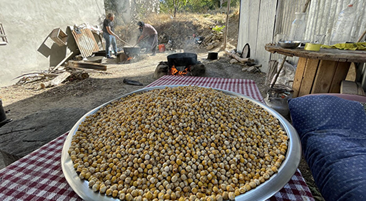 Elazığ’ın tescilli lezzeti! Ağın leblebisine talep artıyor