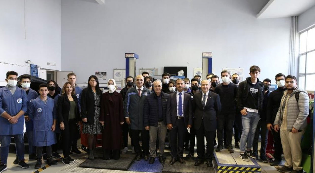 TOGG için nefesler tutuldu: Banttan inmeden teknik elemanlar mezun oluyor