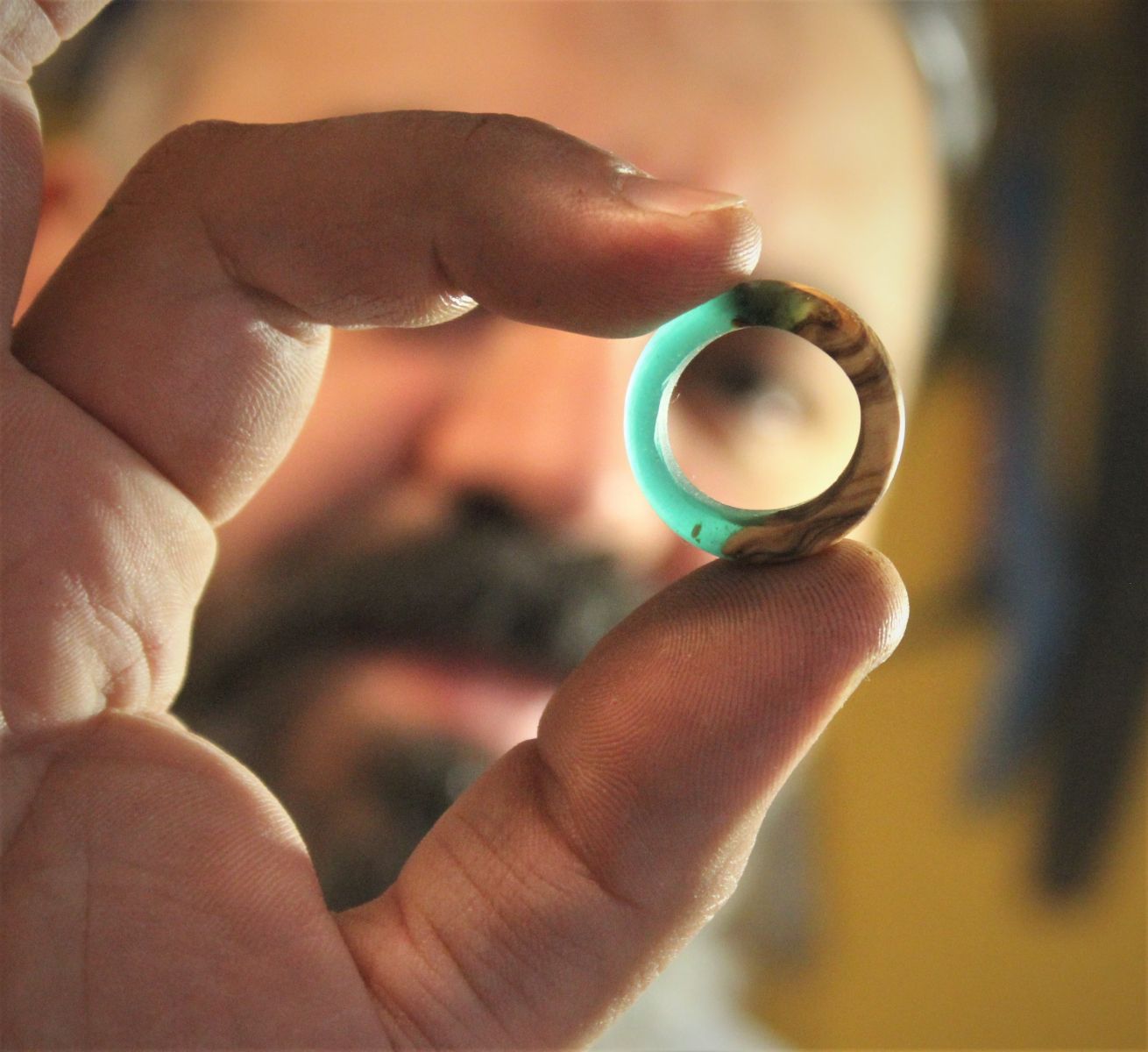 Ahşap yüzükler altınla yarışıyor