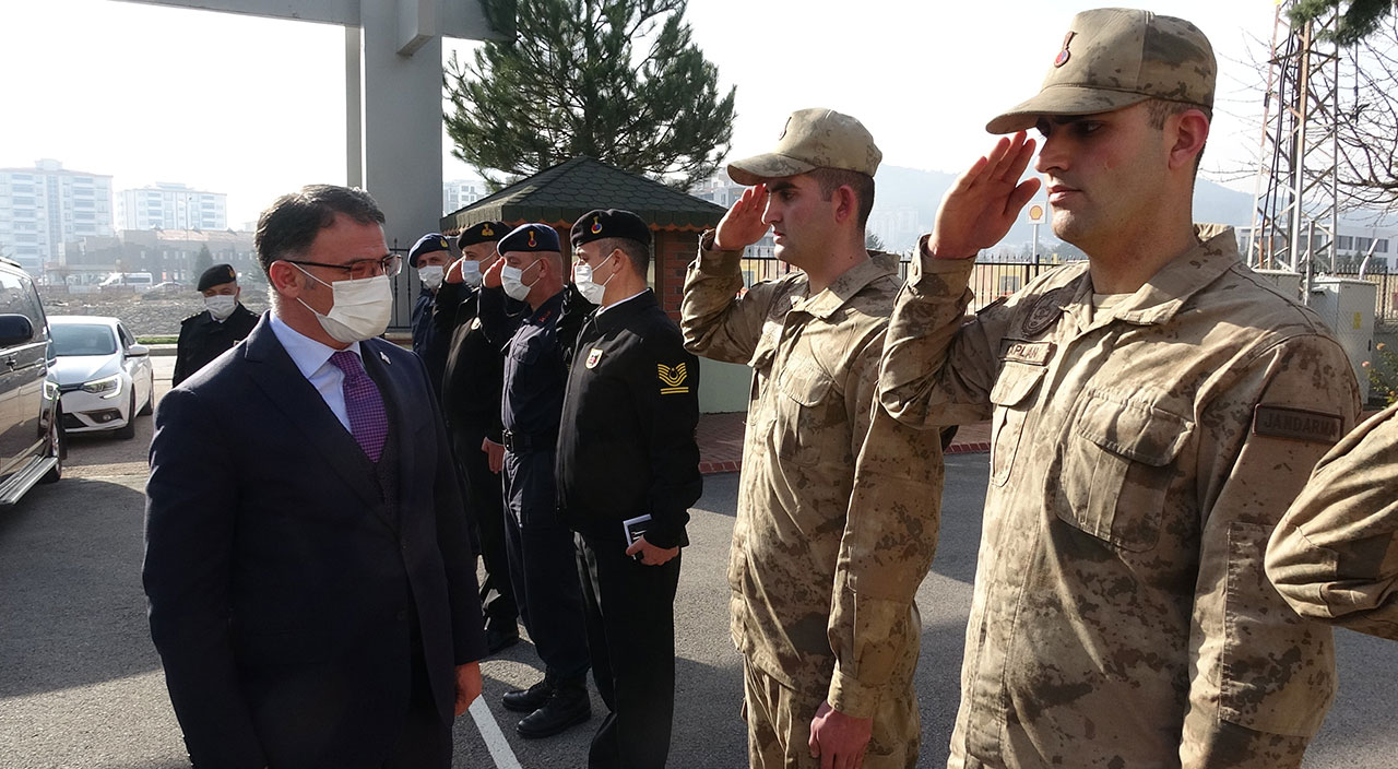 Tesadüfün böylesi: 6 ikiz Mehmetçik vatani görevlerini birlikte yapıyor