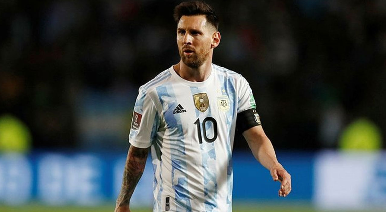 2021 yılının en başarılı futbolcusu belli oldu! Messi ve Ronaldo'yu geride bıraktı