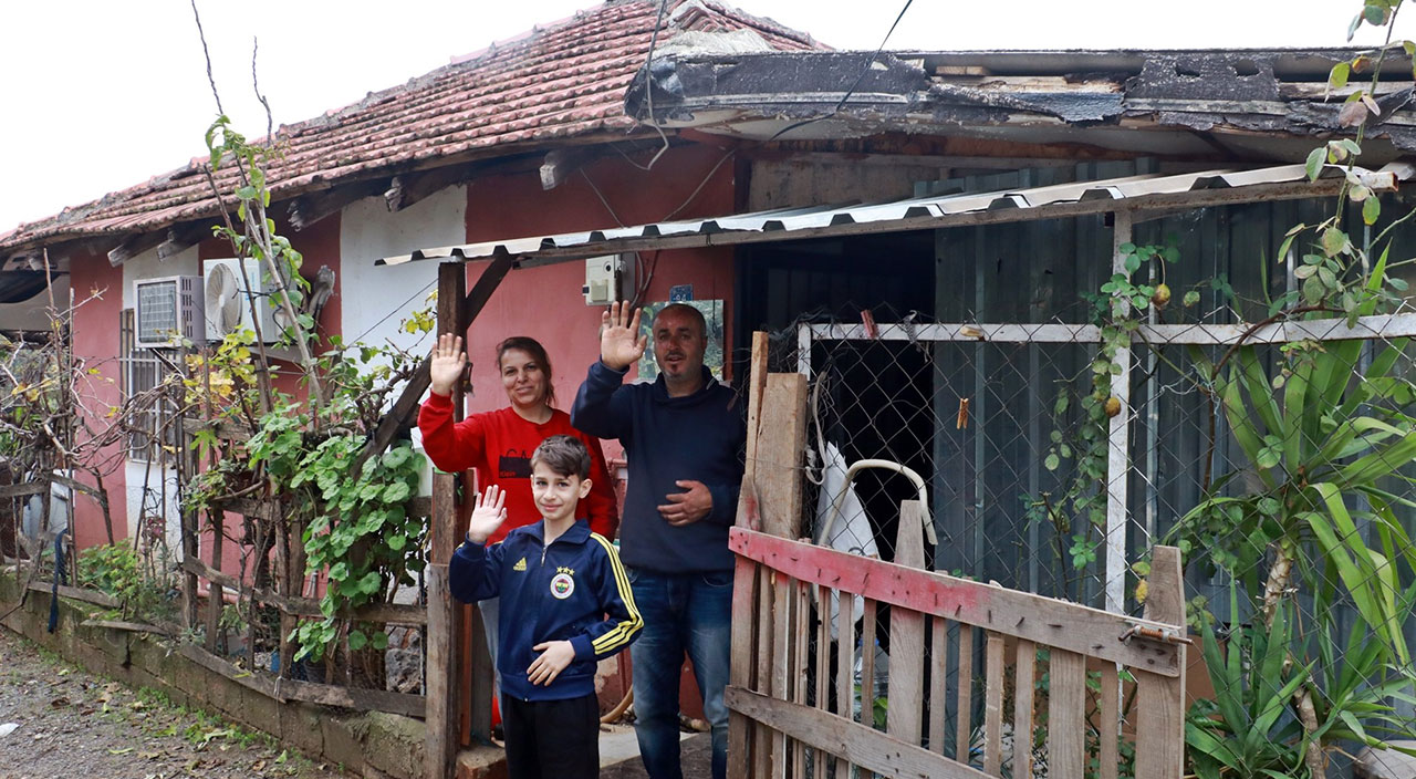 Gözyaşlarıyla evlerinin yanışını izlemişlerdi: İnsanlık ölmemiş bunu gördük