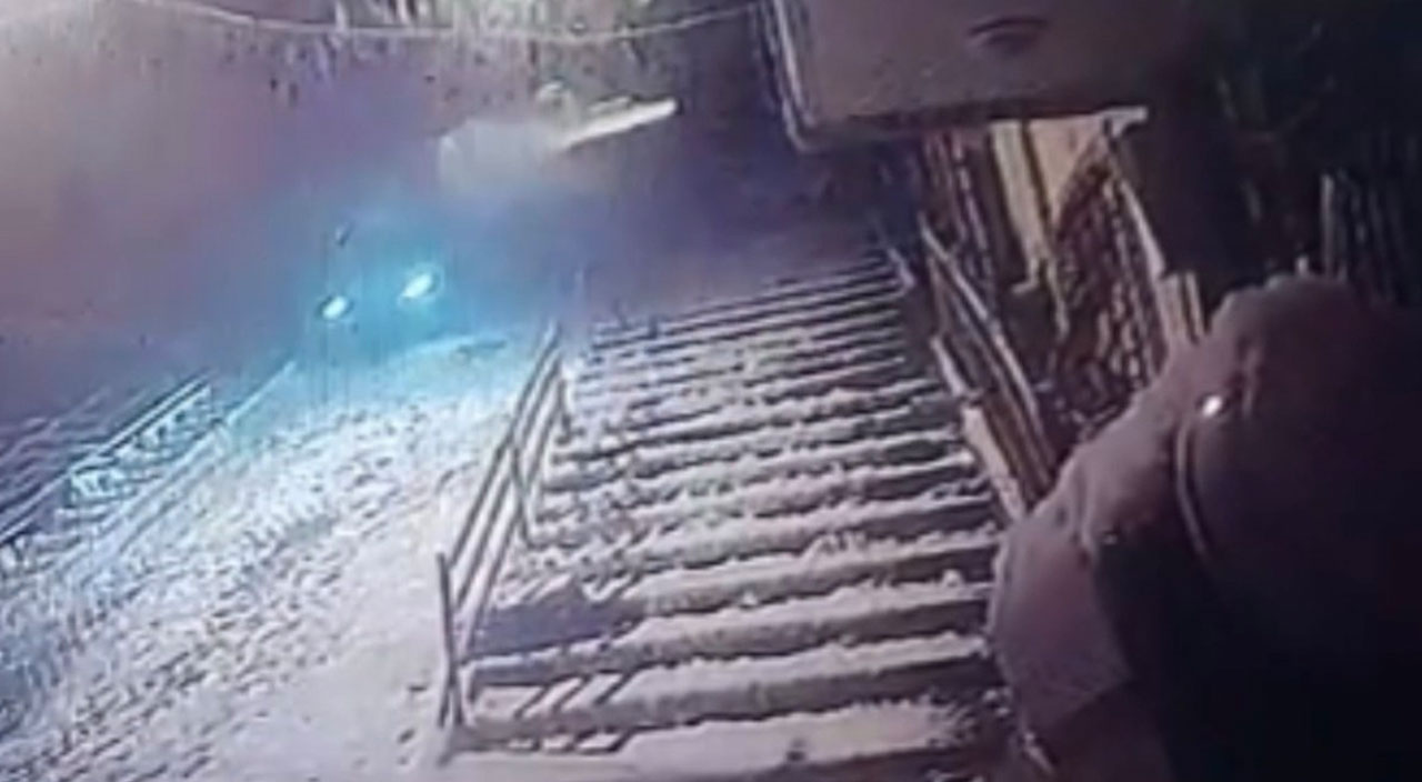 İstanbul’da karlı yolda korkunç kaza: Hamile sürücü ve kardeşi ölümden döndü