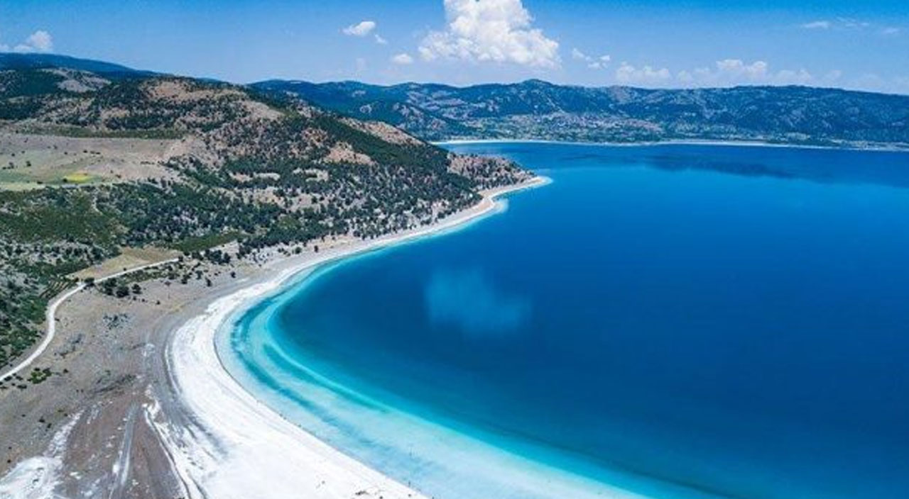 ‘Salda Gölü bataklığa dönüştü’ iddialarına Bakan Kurum’dan cevap: İddialar asılsız