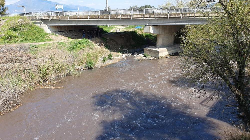 Atıyla birlikte nehre giren genç kayıplara karıştı!