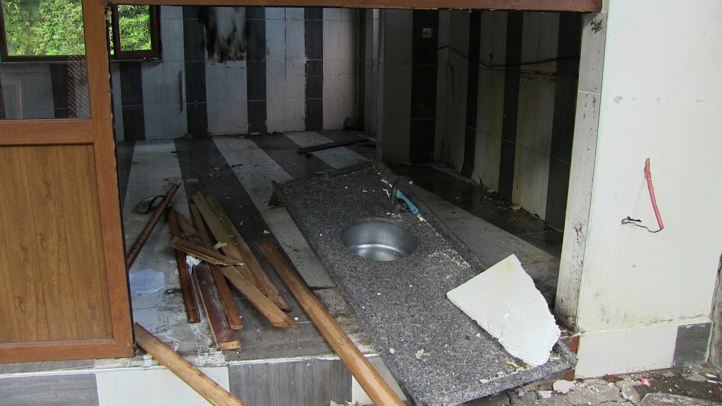 Artvin'in Borçka ilçesinde sel balık çiftliğini yıktı geçti! 20 yıllık birikimi bir gecede yok oldu