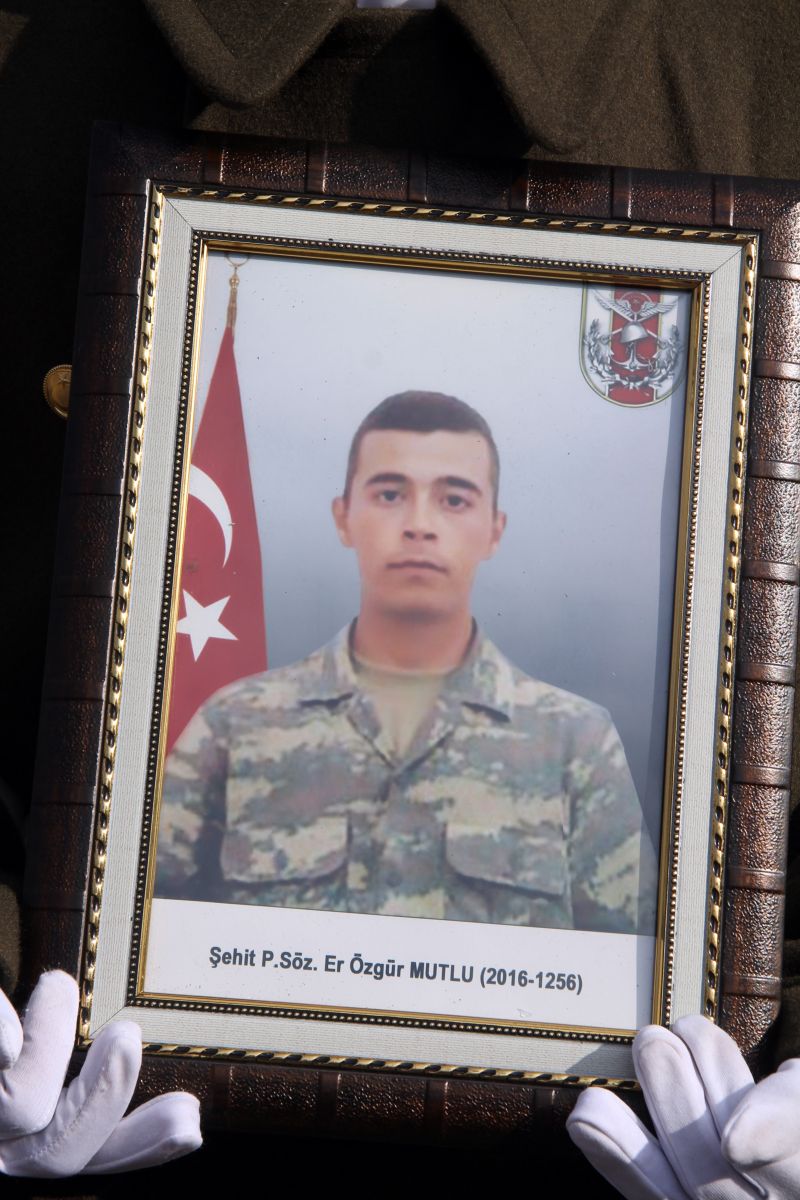 Çukurca şehidine babasından gözüyaşlı veda