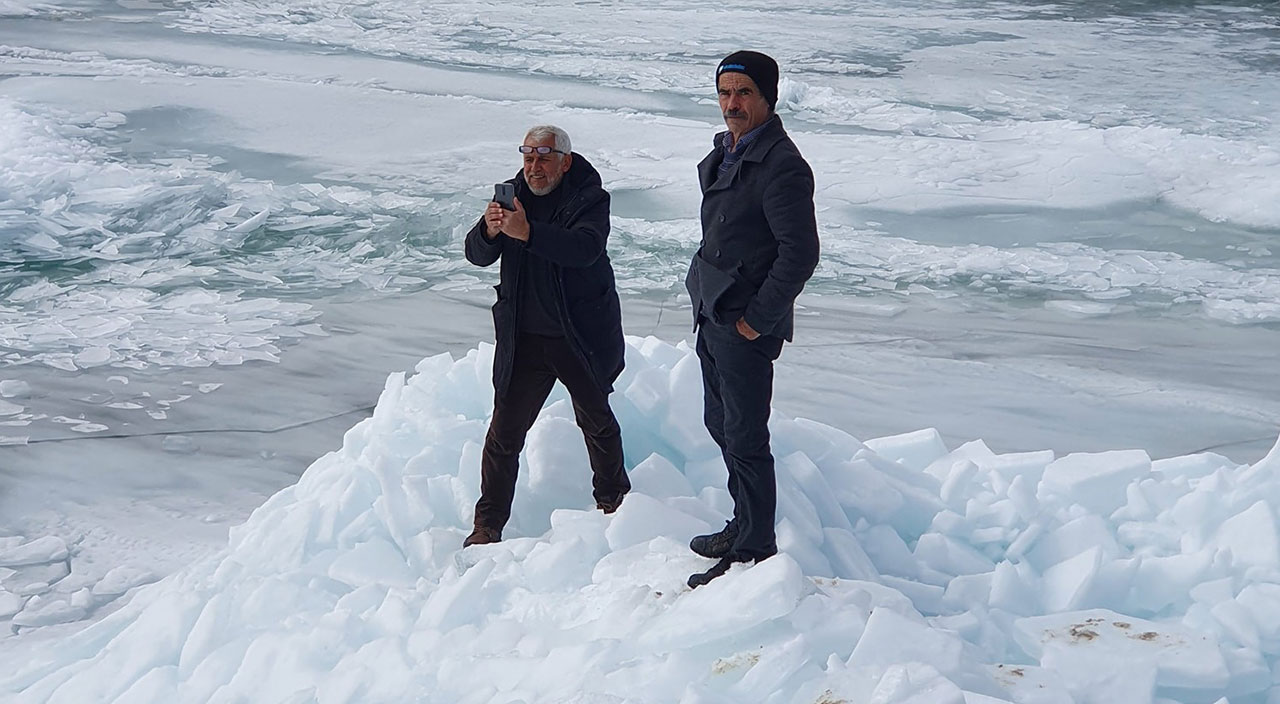 Konya’da akıl almaz görüntüler! Fotoğraf çektirmek için sıraya giriyorlar