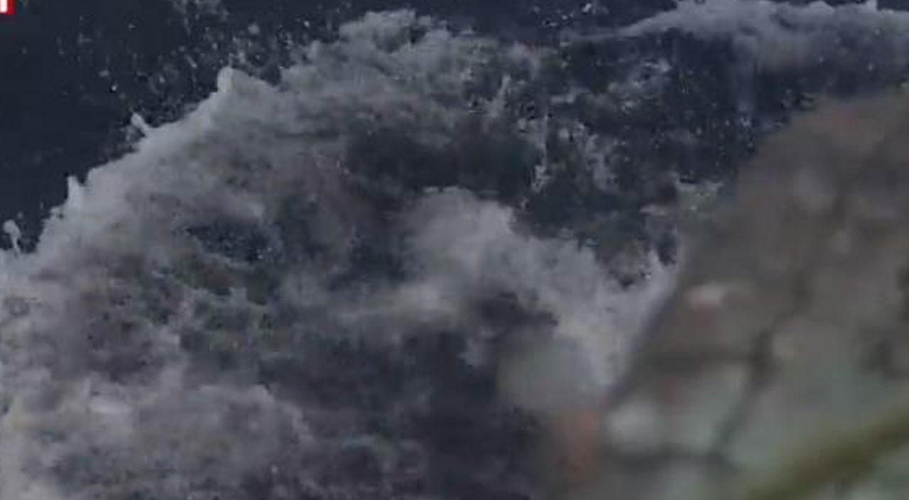 Bizim Köyün Kızları programında korkutan kaza: Yarışmacı denize düştü