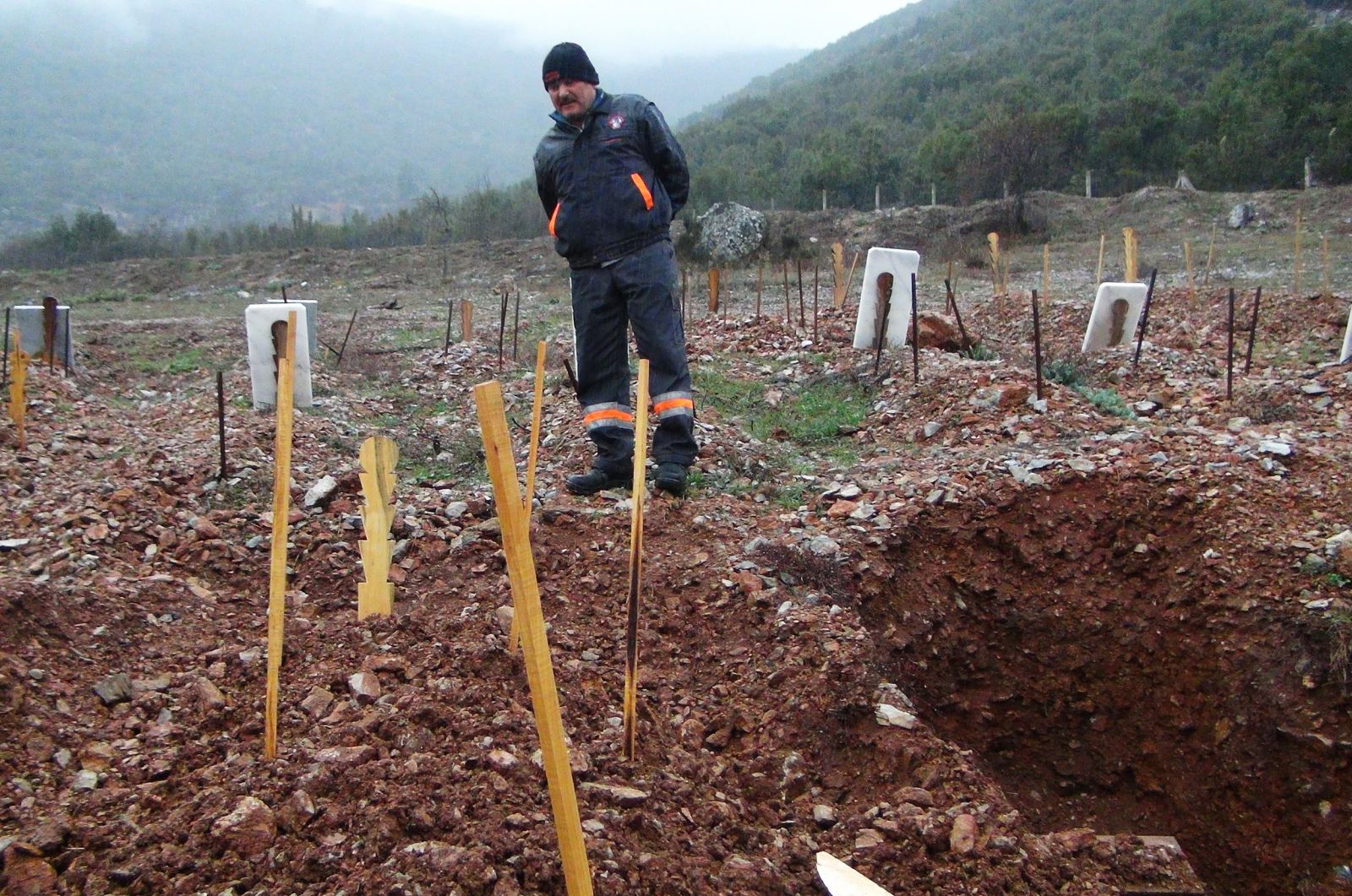 Kimsesizler mezarlığından çıkarılıp eşine teslim edildi!