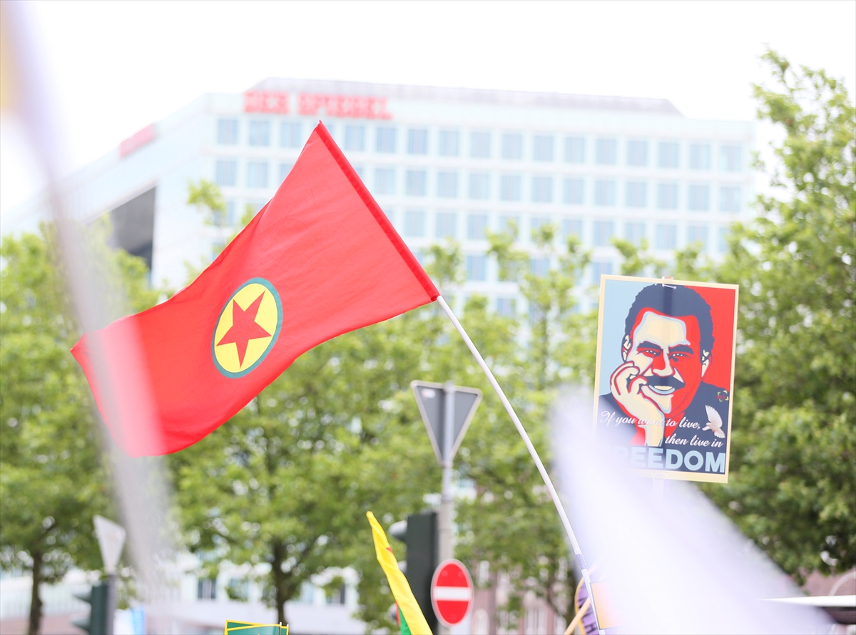 Terör örgütü PKK yandaşları Hamburg'da sokaklara çıktı