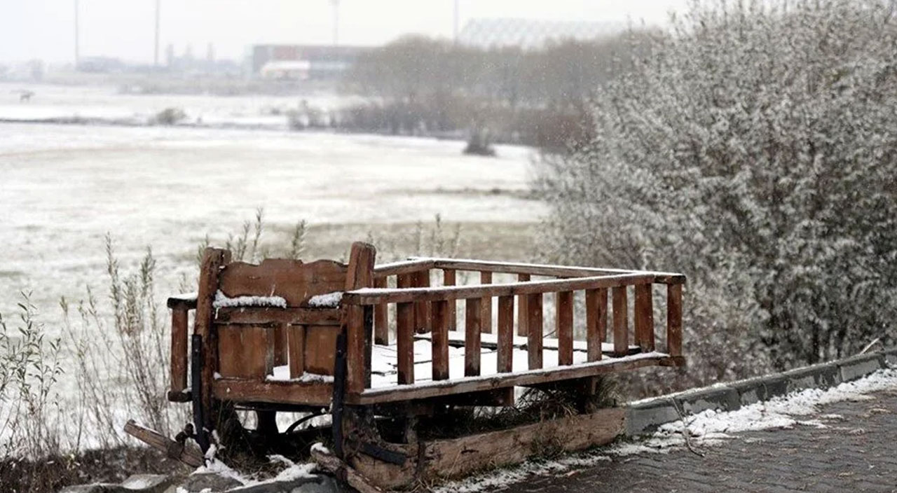 3 kent kar yağışı! Sürücüler zor anlar yaşadı