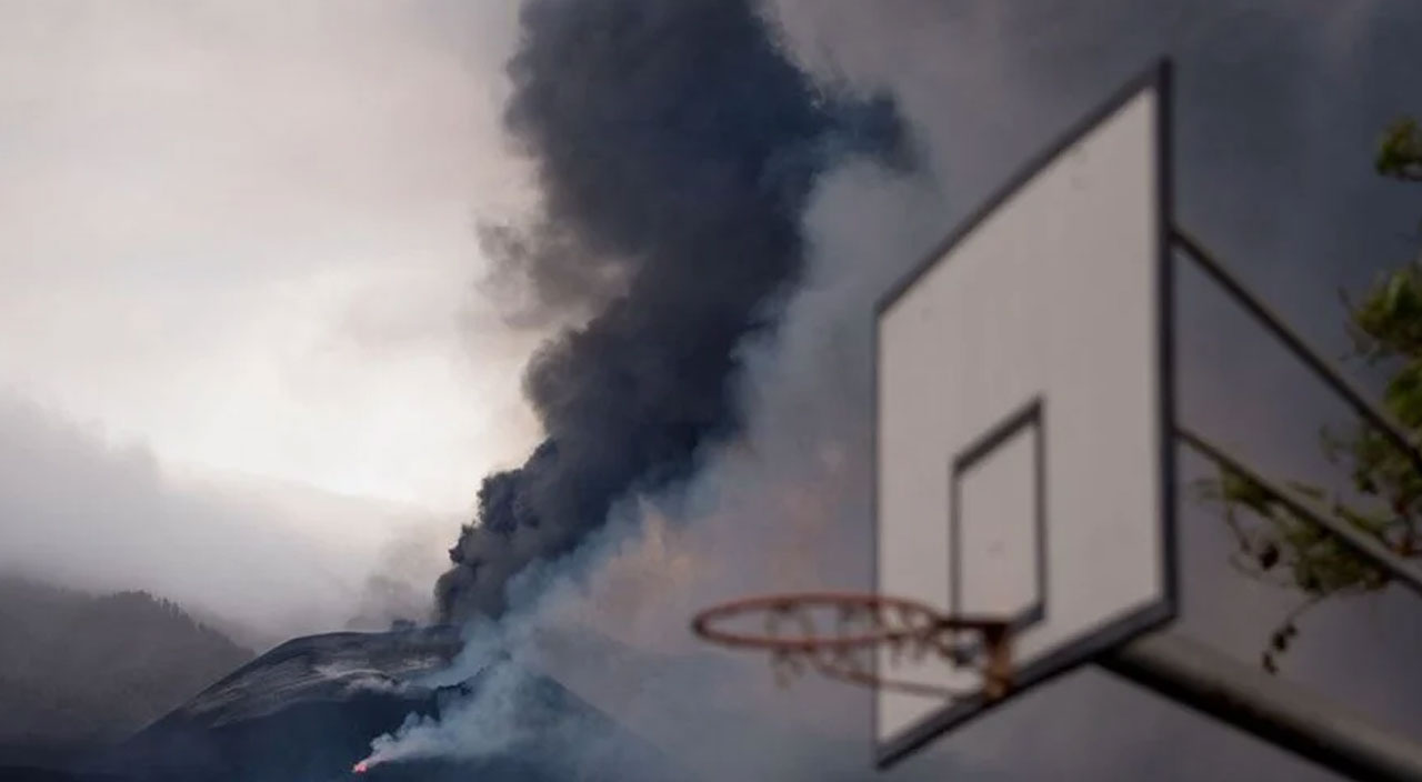 40 gündür devam ediyor: La Palma Adası'ndaki yanardağ felaketine turist akını