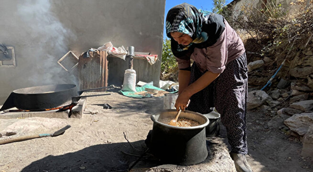 Elazığ’ın tescilli lezzeti! Ağın leblebisine talep artıyor