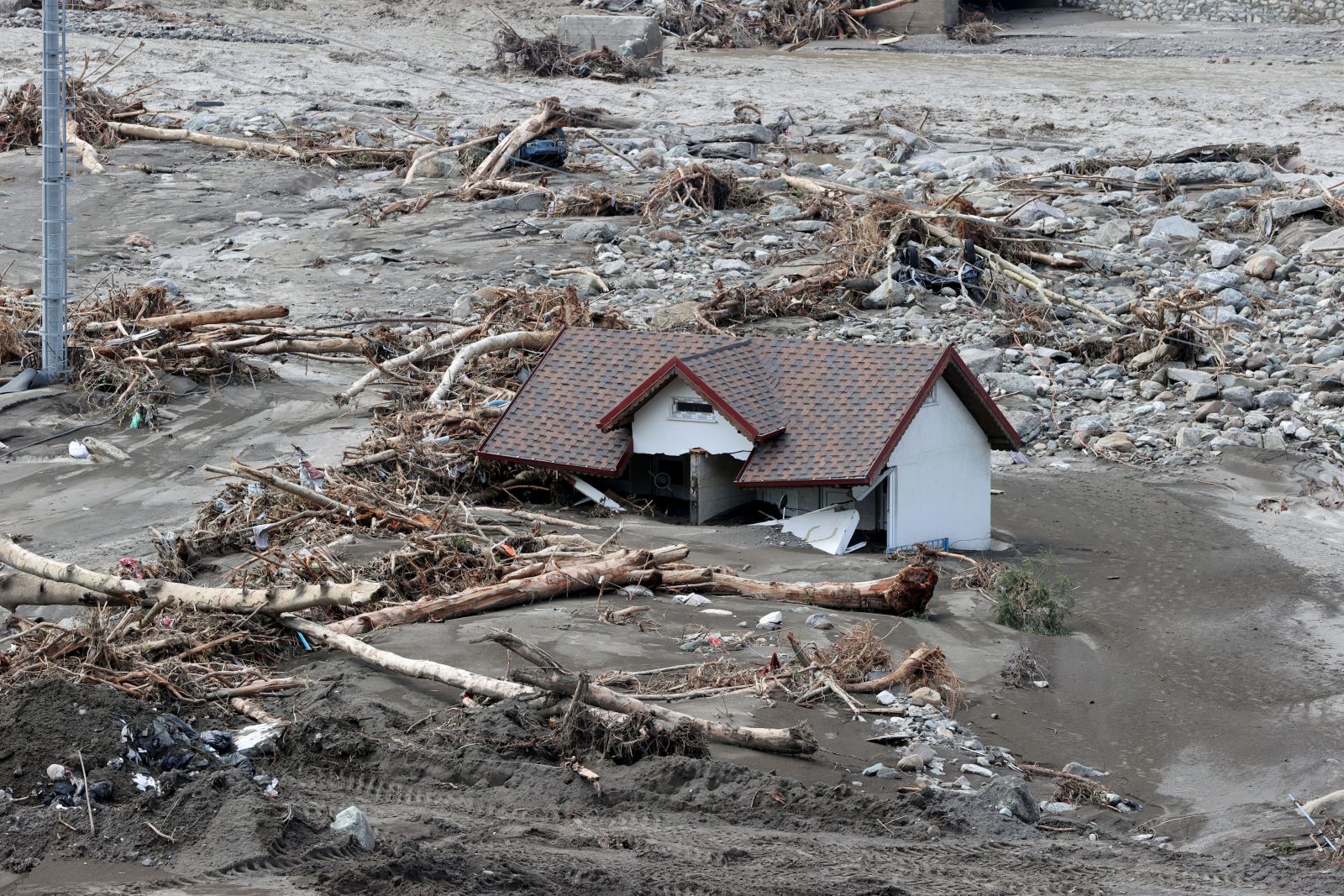 Sel felaketinin bilançosu ağırlaşıyor