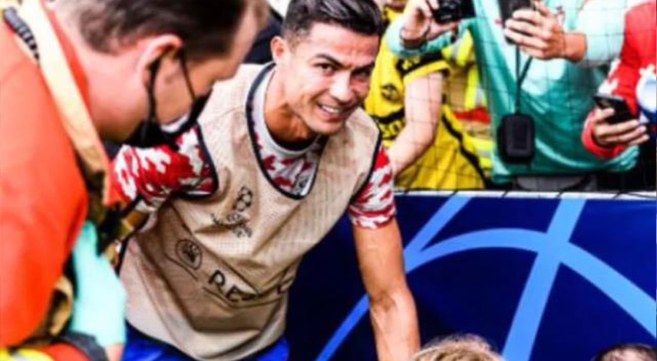 Ronaldo ısınma sırasında kadın güvenlik görevlisini bayılttı!