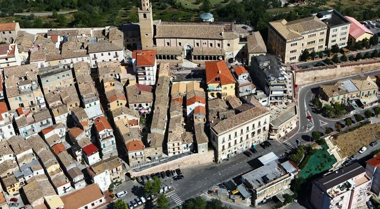 İtalya’da evler 1 Euro’dan satışa çıkarıldı!