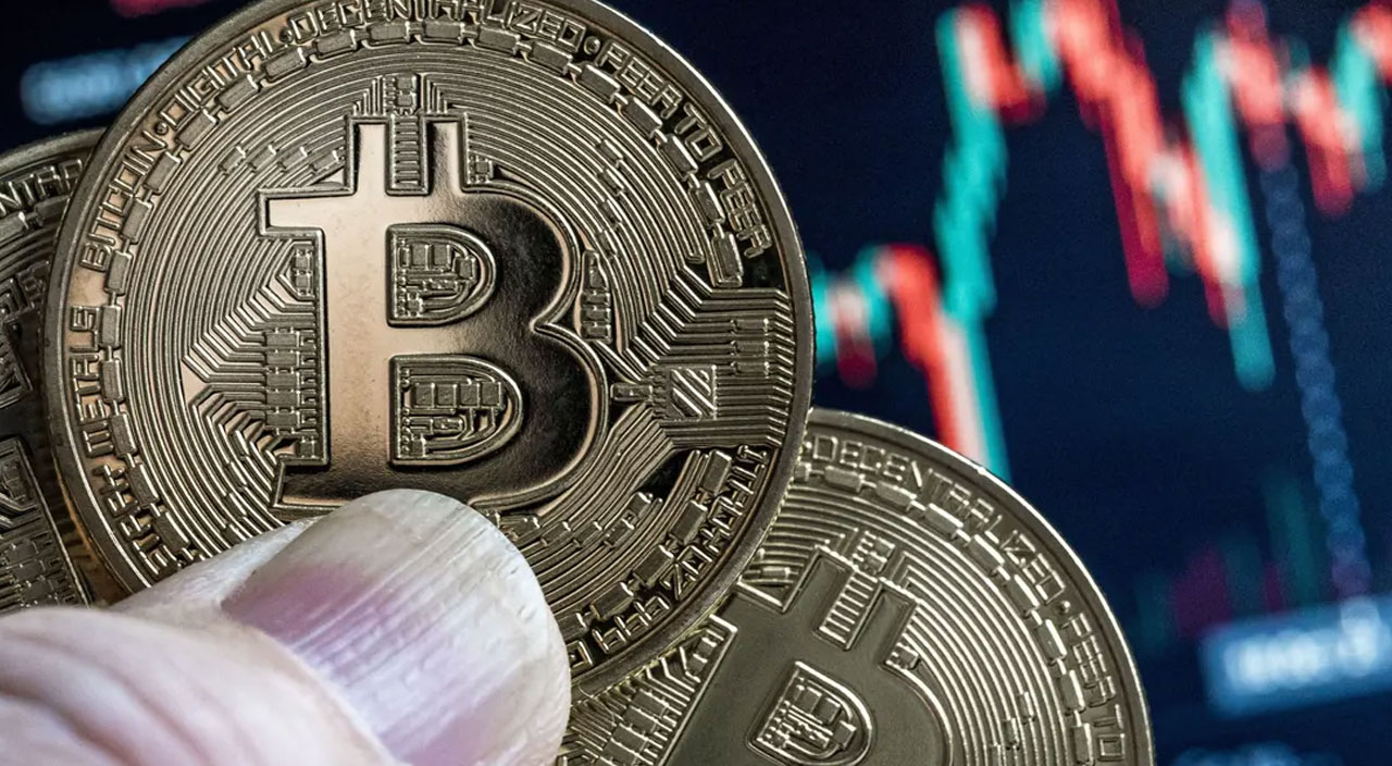 Bitcoin’de 7 ayın en büyük düşüşü: Uzmanlardan kritik yeni yıl tahmini