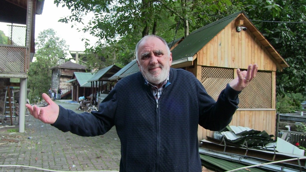 Artvin'in Borçka ilçesinde sel balık çiftliğini yıktı geçti! 20 yıllık birikimi bir gecede yok oldu