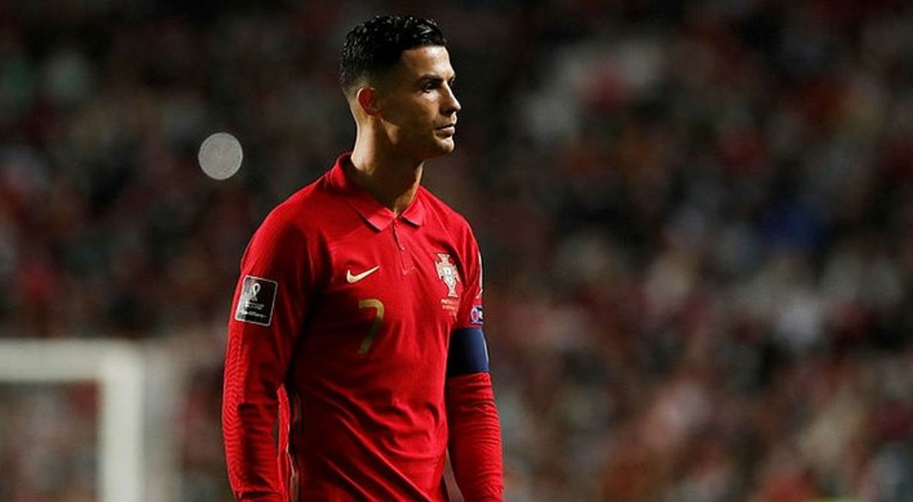 2021 yılının en başarılı futbolcusu belli oldu! Messi ve Ronaldo'yu geride bıraktı